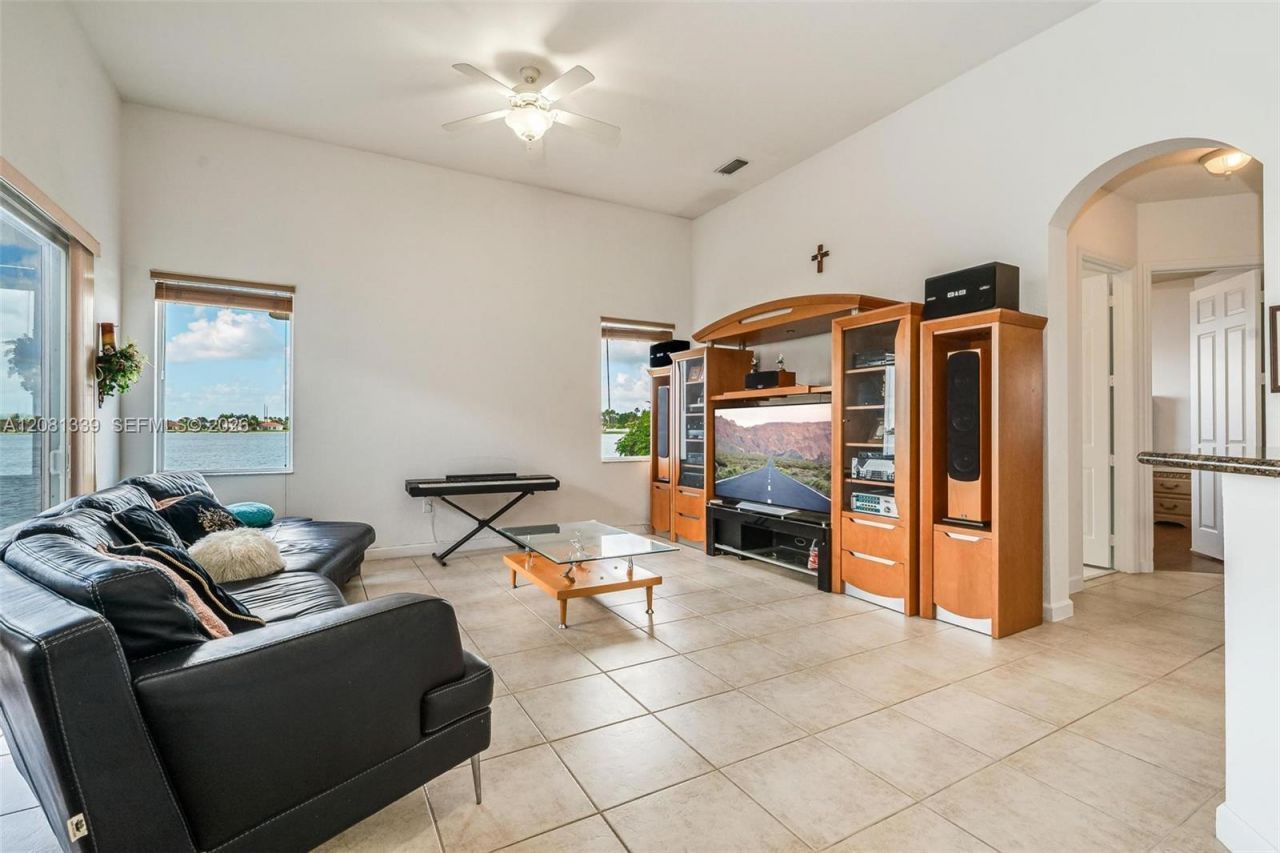 18633 SW 24th St, Miramar, FL 33029 Photo