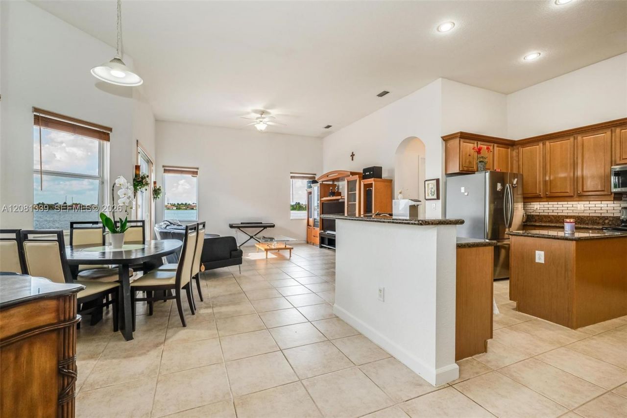 18633 SW 24th St, Miramar, FL 33029 Photo