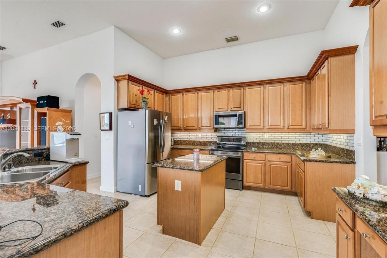 18633 SW 24th St, Miramar, FL 33029 Photo
