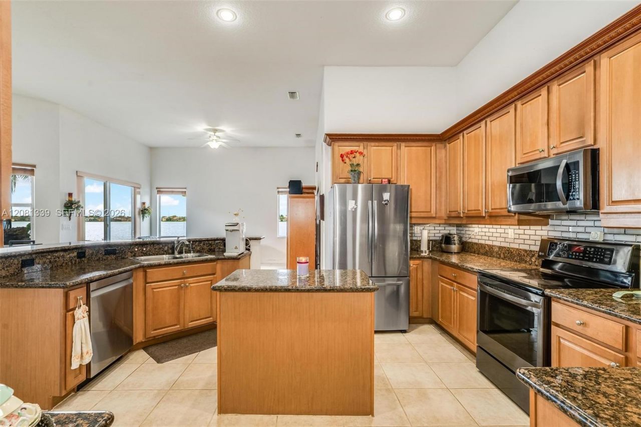 18633 SW 24th St, Miramar, FL 33029 Photo