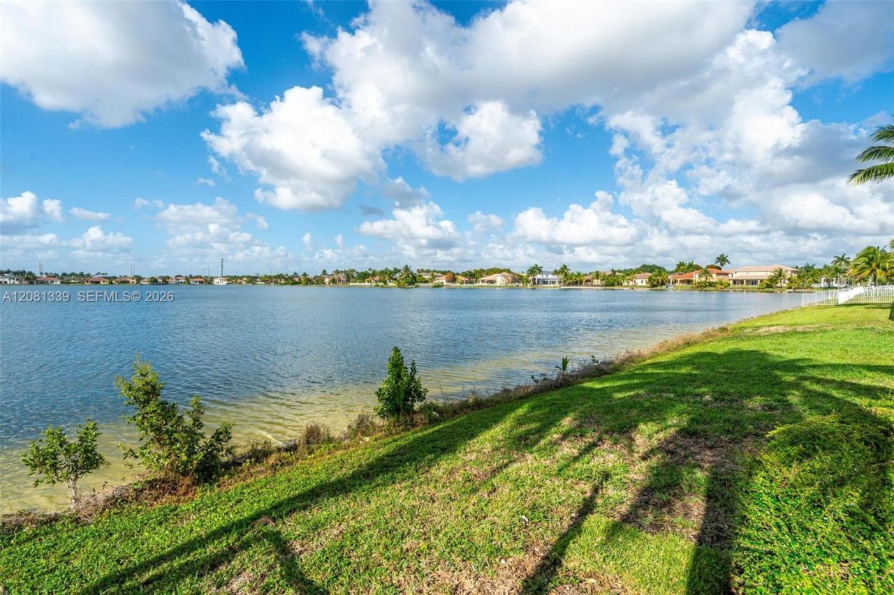 18633 SW 24th St, Miramar, FL 33029 Photo