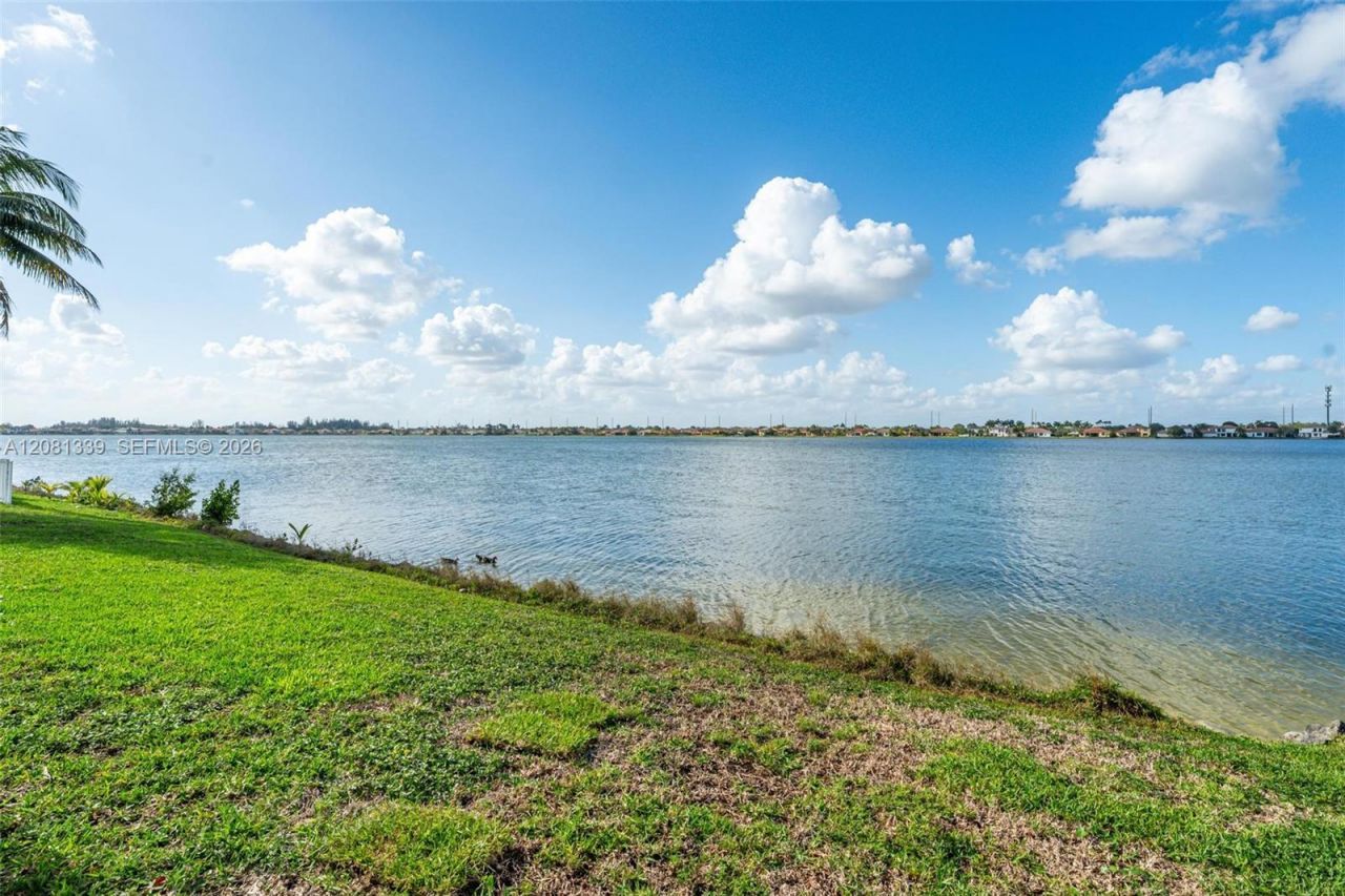 18633 SW 24th St, Miramar, FL 33029 Photo