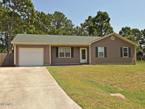 415 Oregon Trail , Hubert, NC 28539