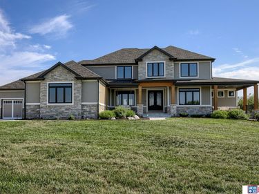 11511 Aspen Canyon Road, Lincoln, NE 68526