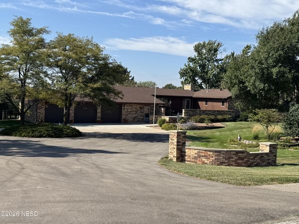 4600 GOLF COURSE ROAD, Watertown, SD 57201