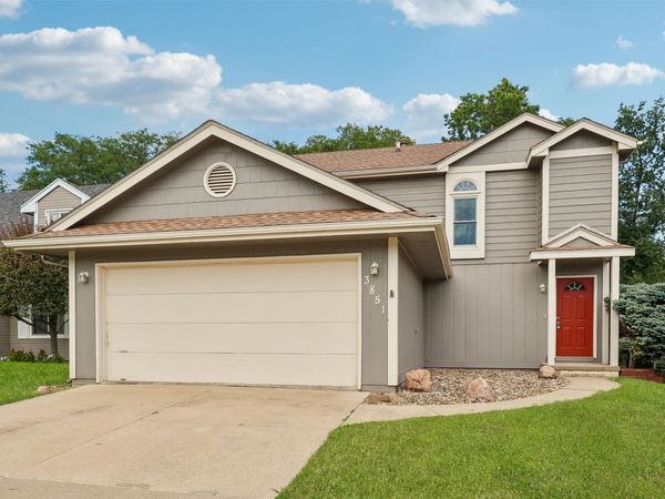 3851 92nd Drive , Urbandale, IA 50322