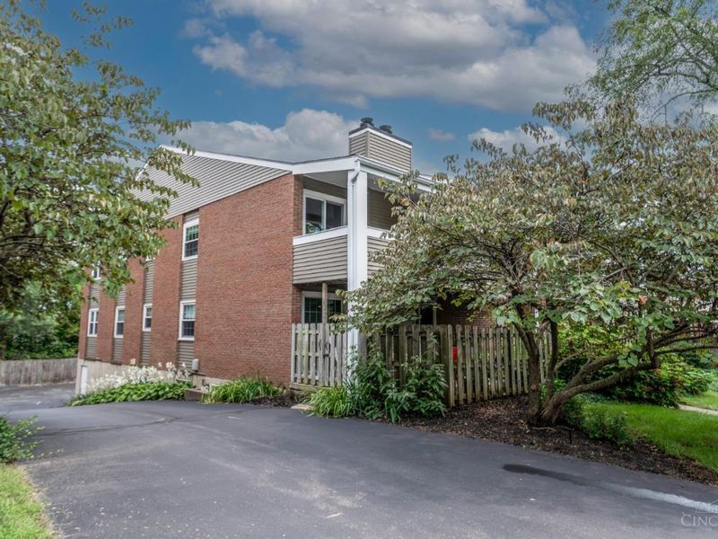 3421 Traskwood Circle, Unit C, Cincinnati, OH 45208 Photo 2