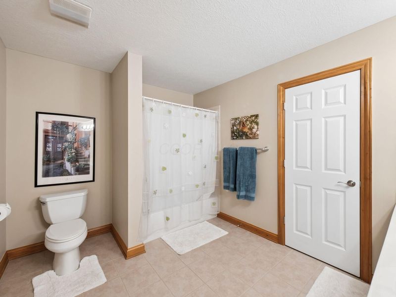 6024 Kentigern Court S, Dublin, OH 43017 Photo 37