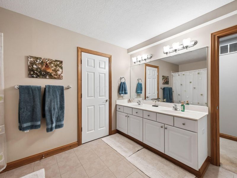6024 Kentigern Court S, Dublin, OH 43017 Photo 38