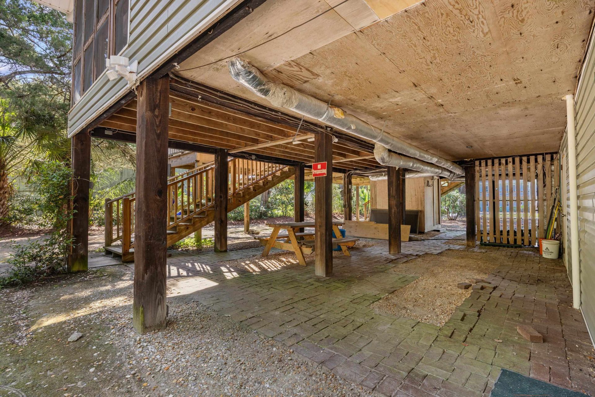 221 Windover Dr. Photo 16