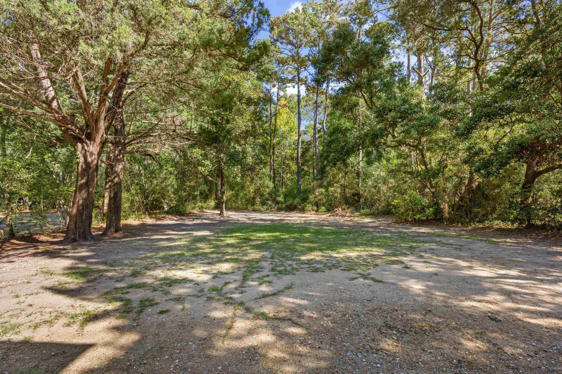 221 Windover Dr. Photo 22