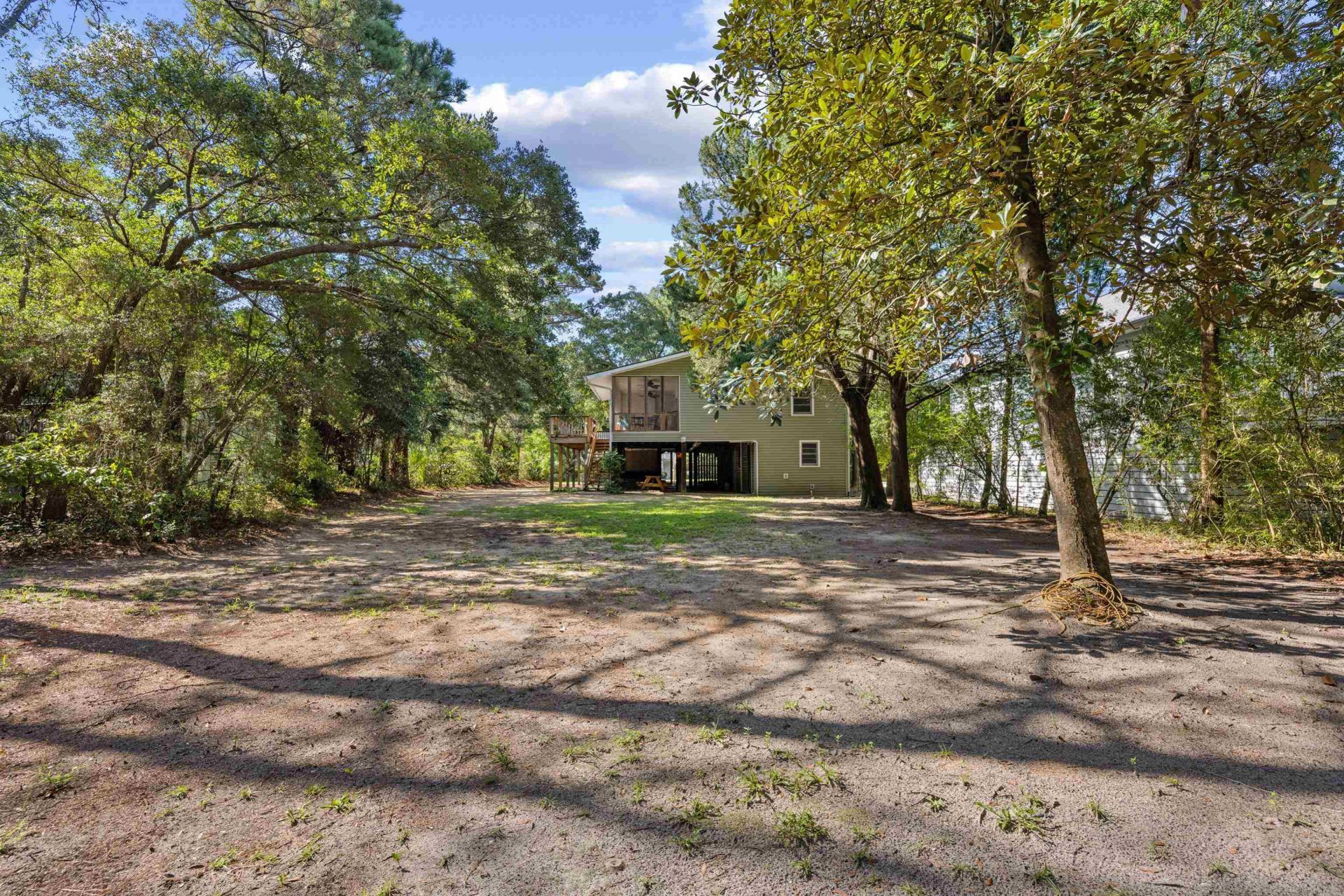 221 Windover Dr. Photo 23