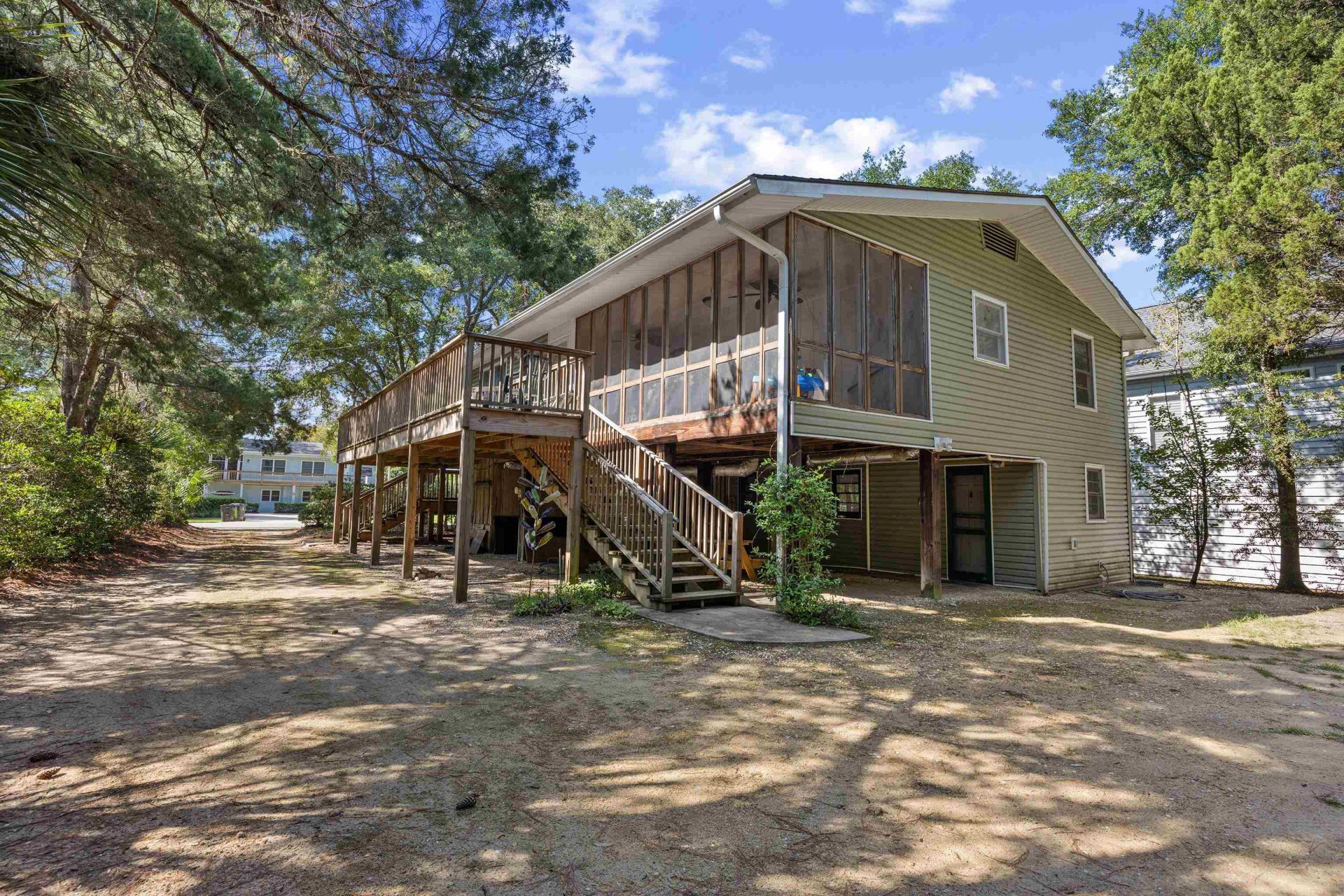 221 Windover Dr. Photo 24
