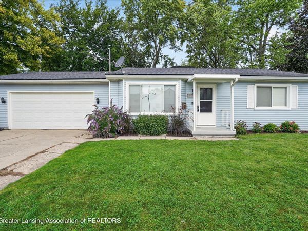 1213 Pacific Avenue, Lansing, MI 48910