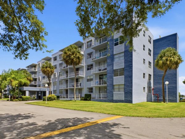 480 Executive Center Drive, Unit 1C, West Palm Beach, FL 33401