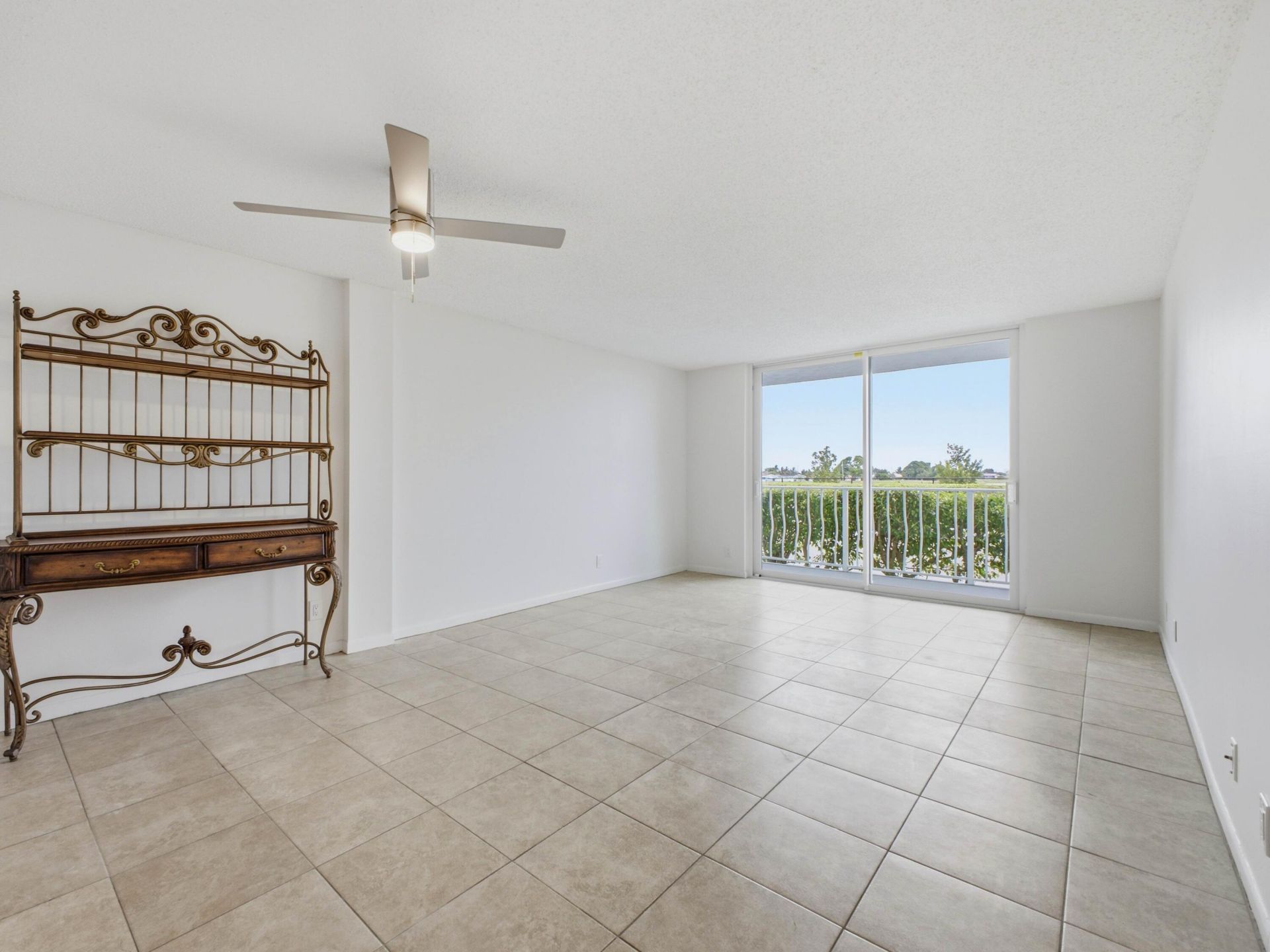 480 Executive Center Drive, Unit 1C, West Palm Beach, FL 33401 Photo