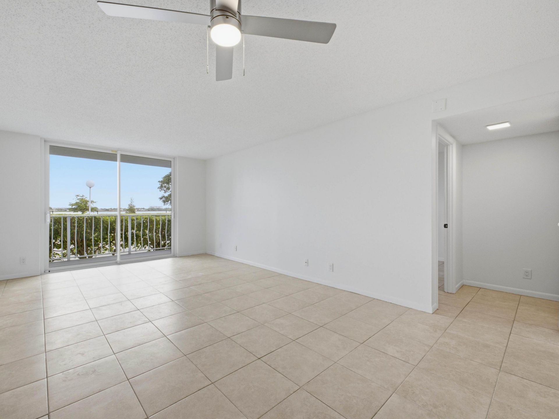 480 Executive Center Drive, Unit 1C, West Palm Beach, FL 33401 Photo