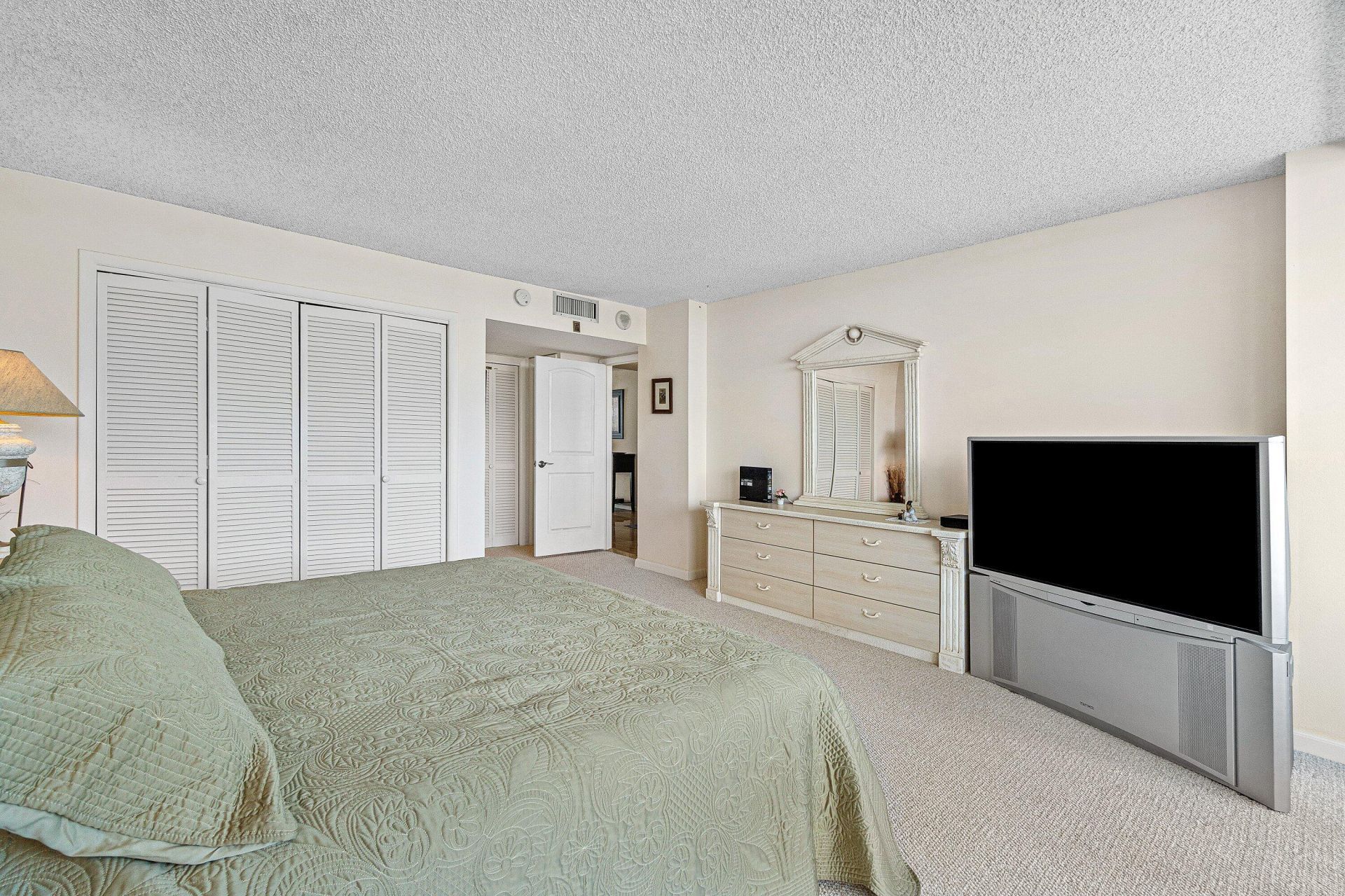 2000 S Ocean Boulevard, Unit 8-D, Boca Raton, FL 33432 Photo