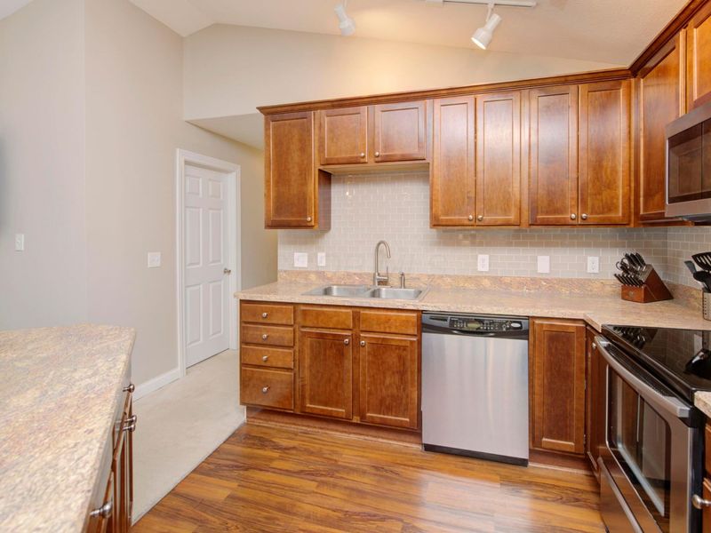4223 Colister Drive, Unit 11, Dublin, OH 43016 Photo 9