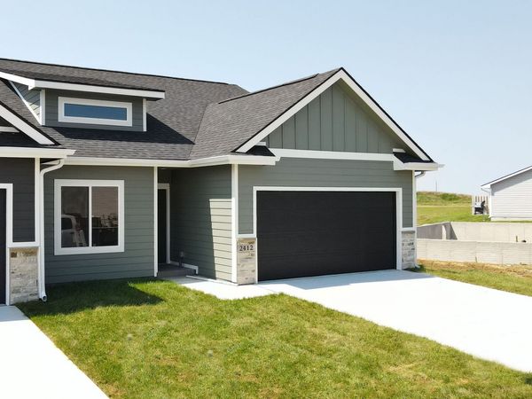 2412 NE 6th Street , Grimes, IA 50111