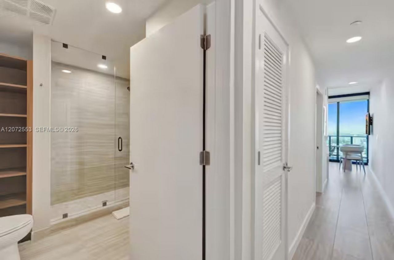 580 72nd , Unit 1713, Miami Beach, FL 33141 Photo