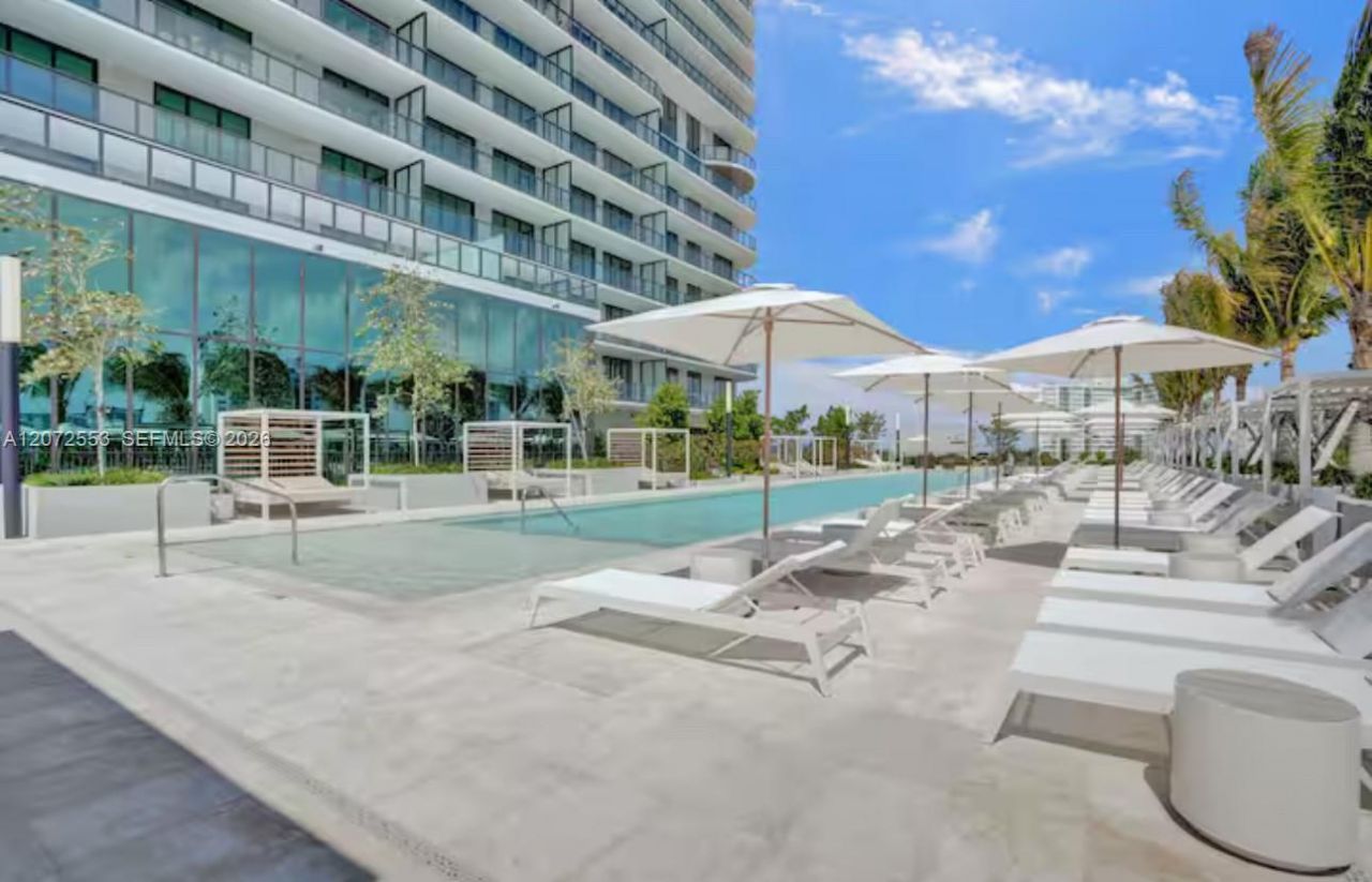 580 72nd , Unit 1713, Miami Beach, FL 33141 Photo