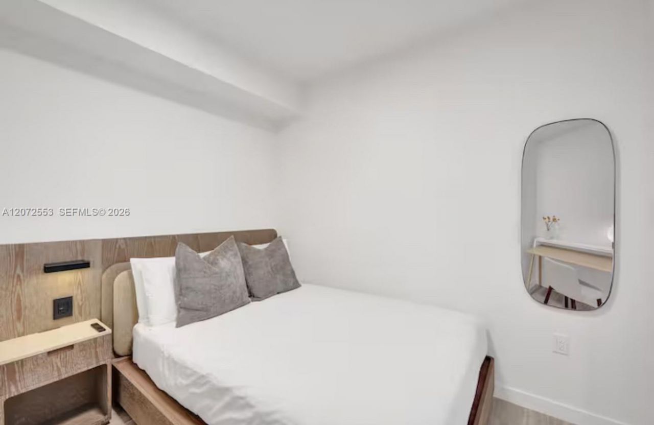 580 72nd , Unit 1713, Miami Beach, FL 33141 Photo