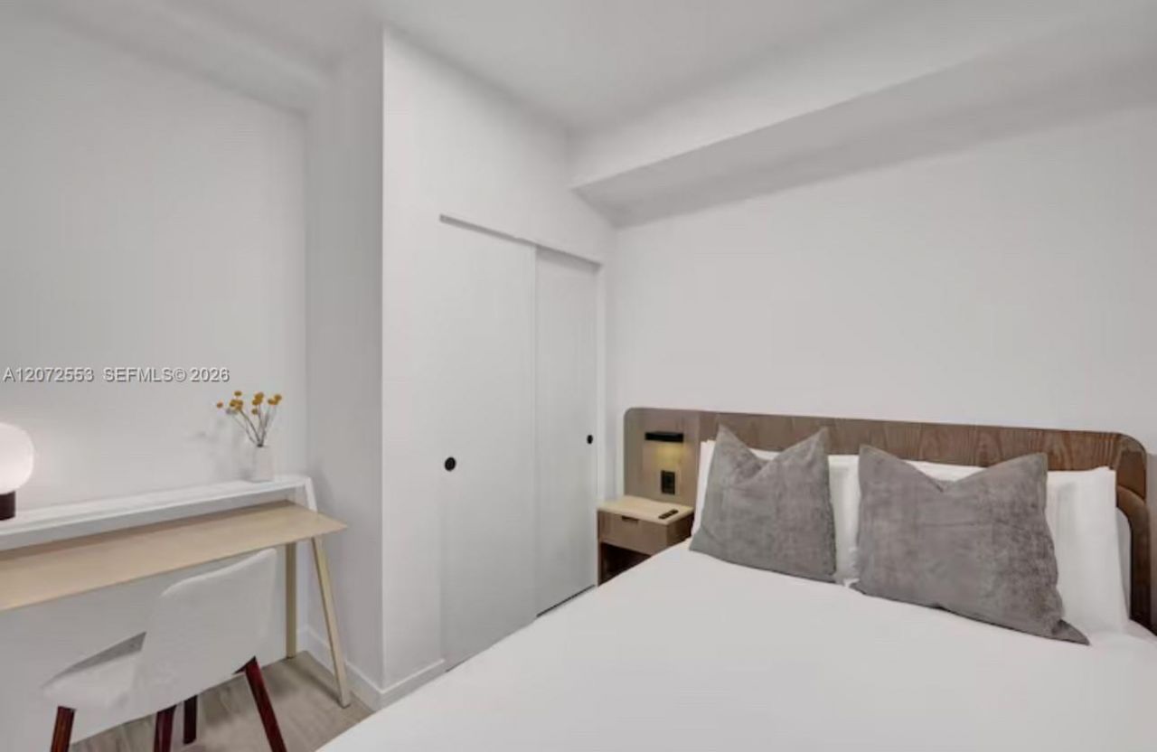 580 72nd , Unit 1713, Miami Beach, FL 33141 Photo
