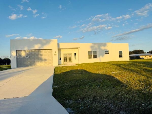 401 Lexington Drive, Unit 401, Sebring, FL 33876