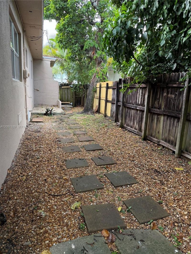 1311 NE Ne 157 St , North Miami Beach, FL 33162 Photo