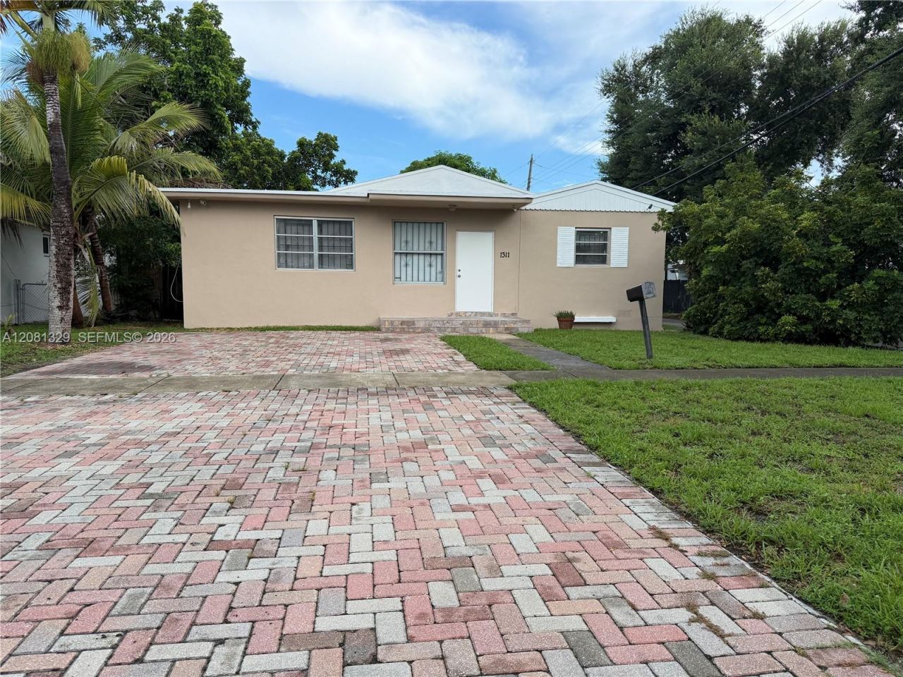 1311 NE Ne 157 St , North Miami Beach, FL 33162 Photo