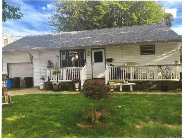 330 Florida Avenue , Copiague, NY 11726