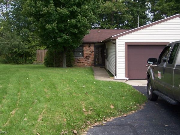 14745 Hillcrest Avenue , Middlefield, OH 44062