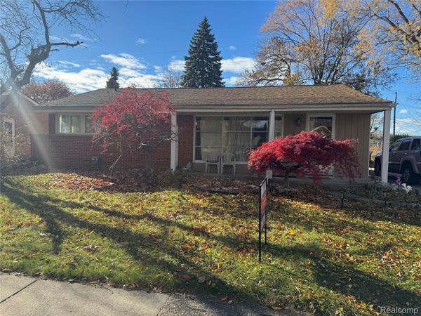 32075 Saint Annes Dr Drive , Warren, Mi 48092