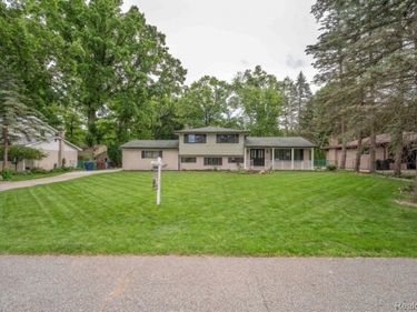 6742 Canterbury Court , Shelby Township, Mi 48316