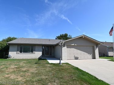 26722 Cecile Street, Dearborn Heights, Mi 48127