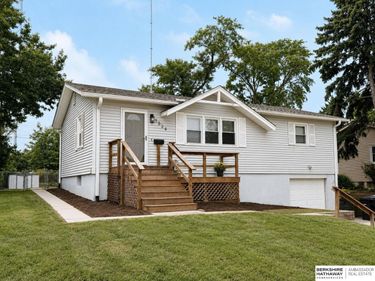 5524 N 69th Avenue, Omaha, NE 68104