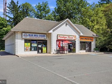 401 PENLLYN PIKE , PENLLYN, PA 19422