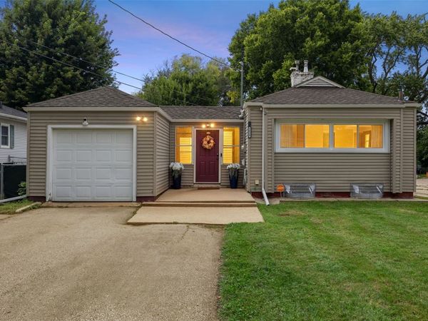 1828 W 6th St , Waterloo, IA 50702