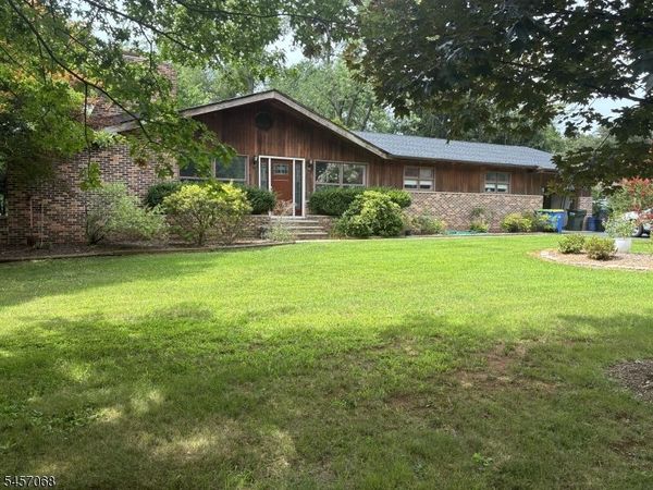 1996 Amwell Rd, Franklin, NJ 08873