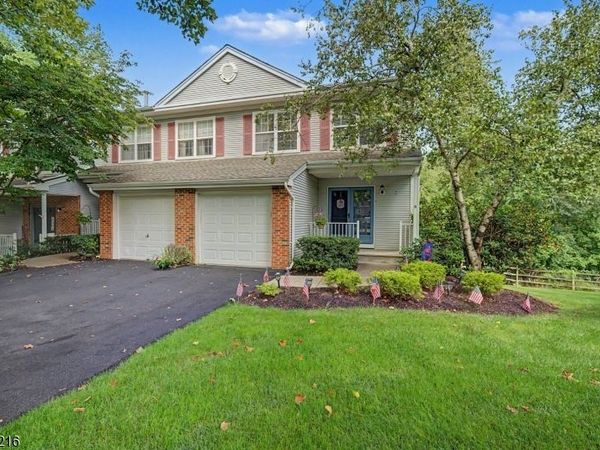 42 HICKORY WAY, Mount Arlington, NJ 07856