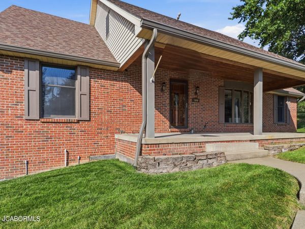 2600 ORCHARD LANE, Jefferson City, MO 65109