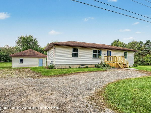 4096 E Clinton Trail, Charlotte, MI 48813