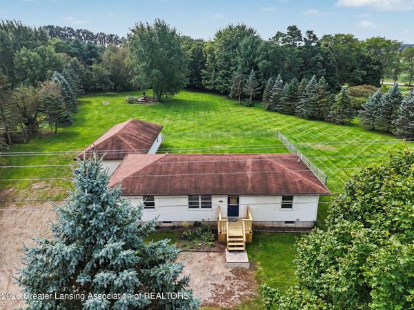 4096 E Clinton Trail, Charlotte, MI 48813
