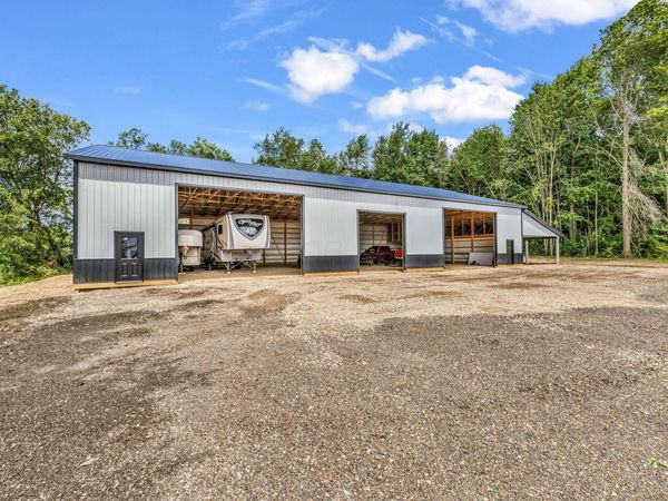 6421 Sycamore Road , Centerburg, OH 43011
