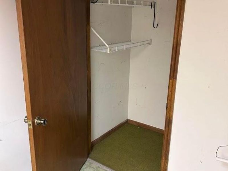 5125 Sansom Court, Unit 25, Columbus, OH 43220 Photo 32