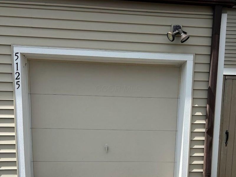 5125 Sansom Court, Unit 25, Columbus, OH 43220 Photo 4