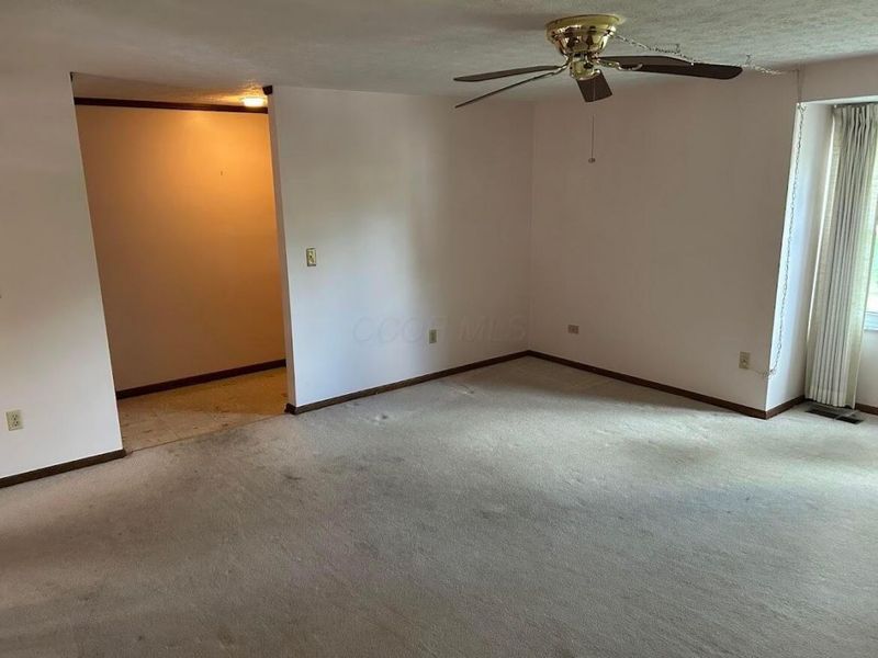 5125 Sansom Court, Unit 25, Columbus, OH 43220 Photo 9