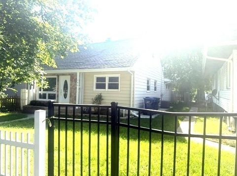 Main Photo