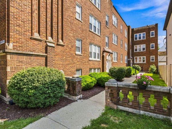 1839 N Monticello Avenue, Unit 3W, Chicago, IL 60647